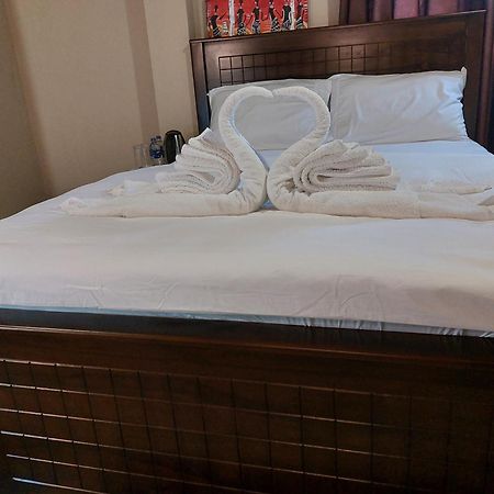 Edwin'S Airport Garden Bed & Breakfast Negombo Exterior photo
