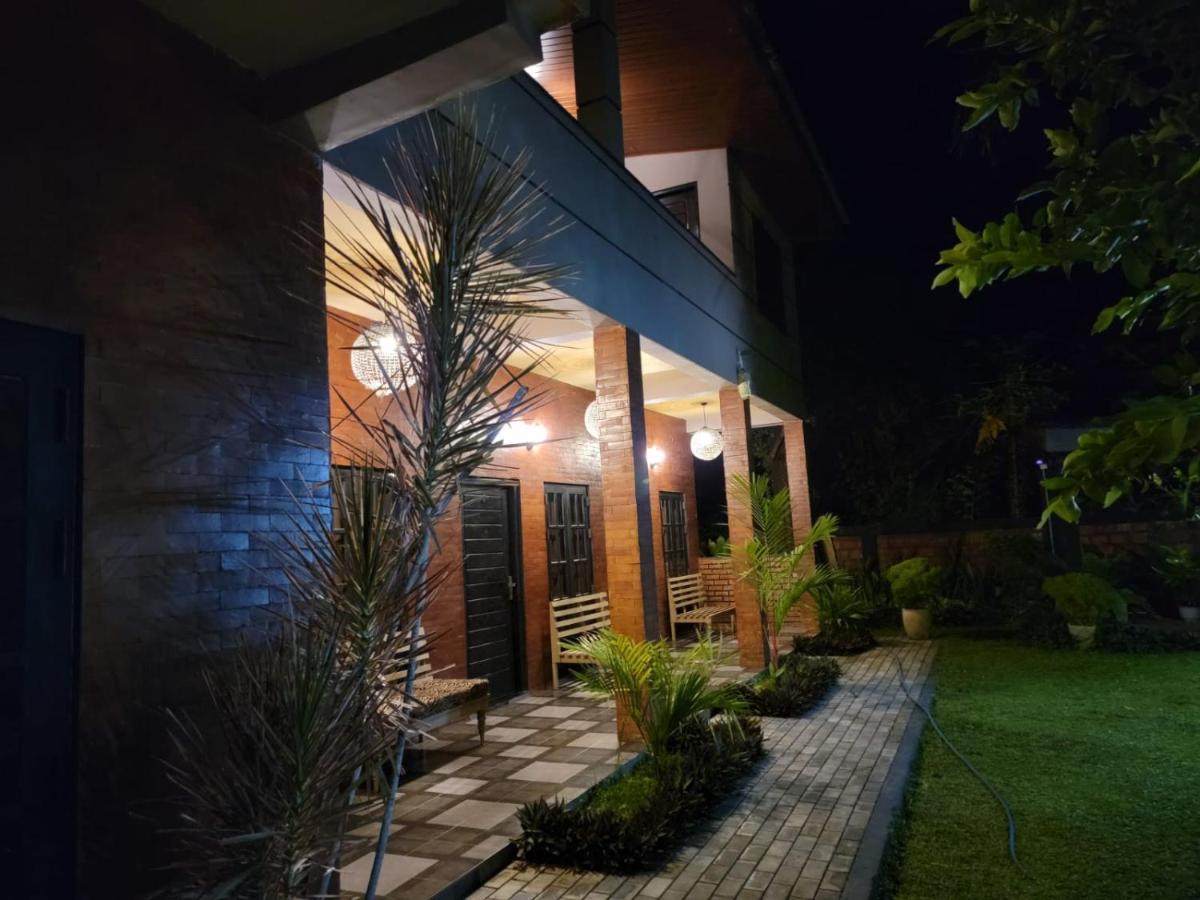 Edwin'S Airport Garden Bed & Breakfast Negombo Exterior photo